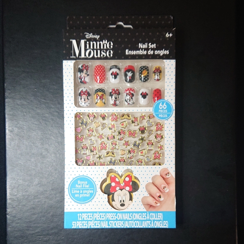 Disney Minnie Mouse Red and Black Nail Art Set